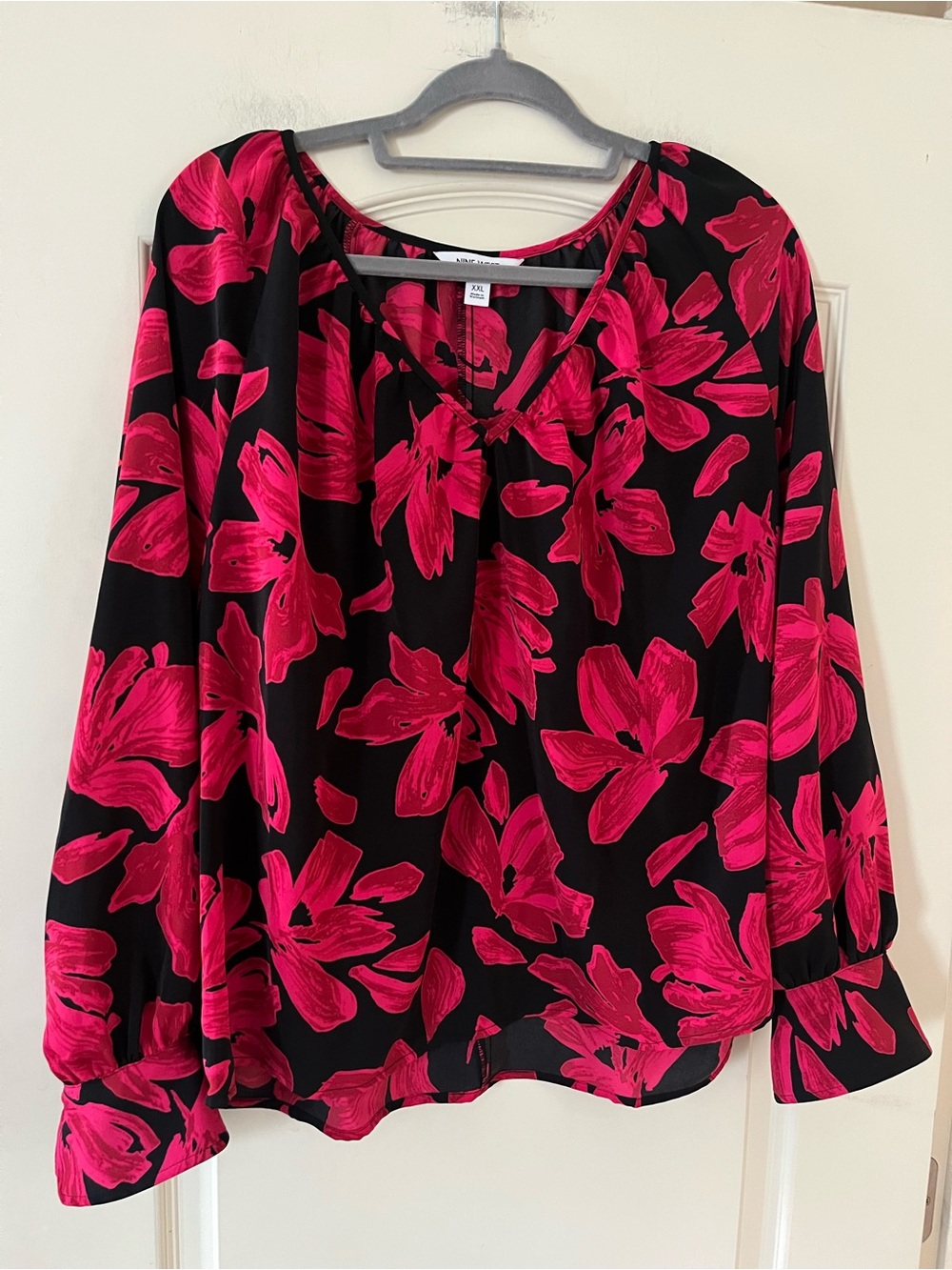 Nine West Floral V-Neck Blouse - Black with Hot Pink Flowers New! Size XXL